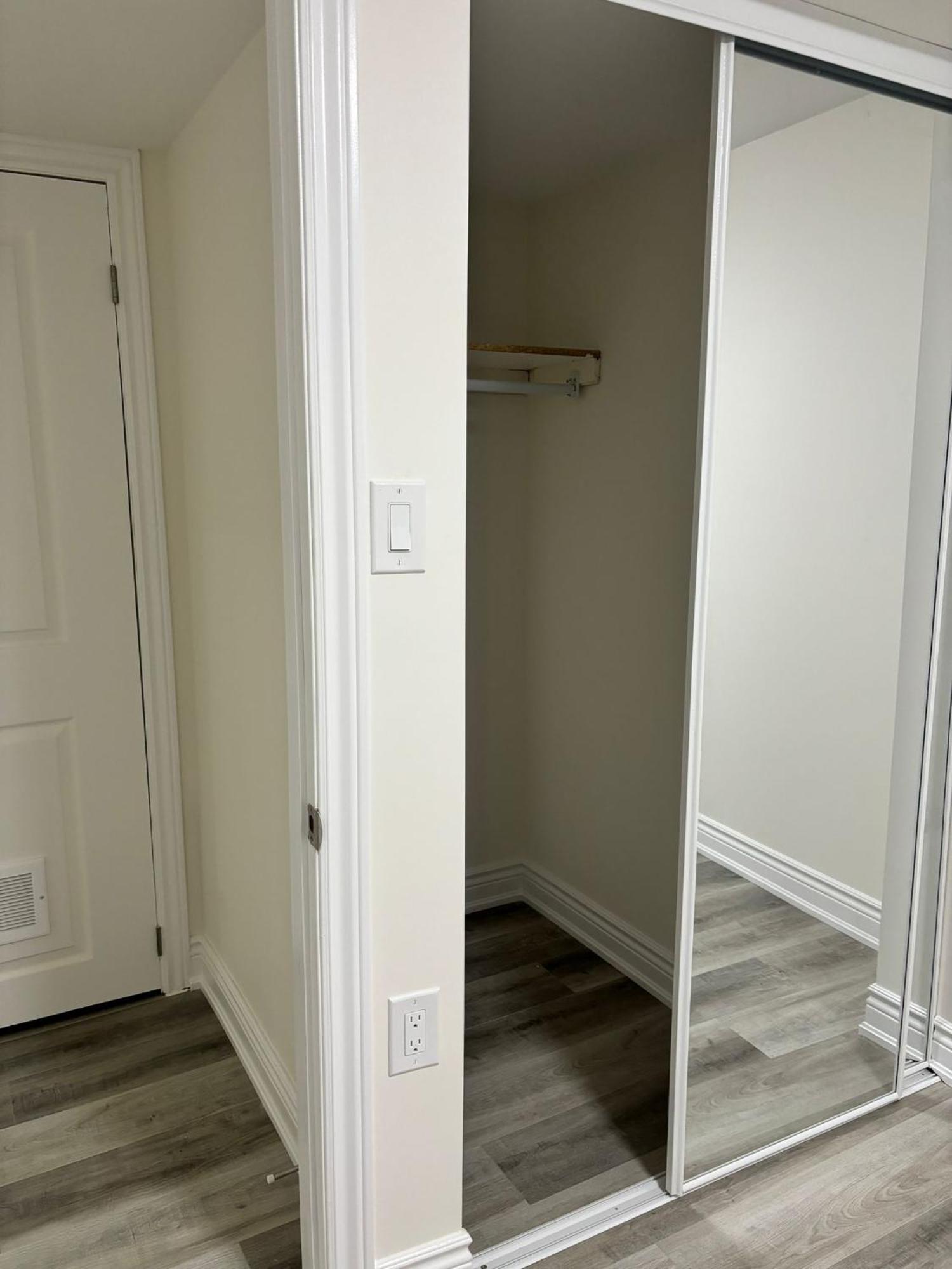 Bright Queen Room Close To Sheridan College And Airport ブランプトン エクステリア 写真