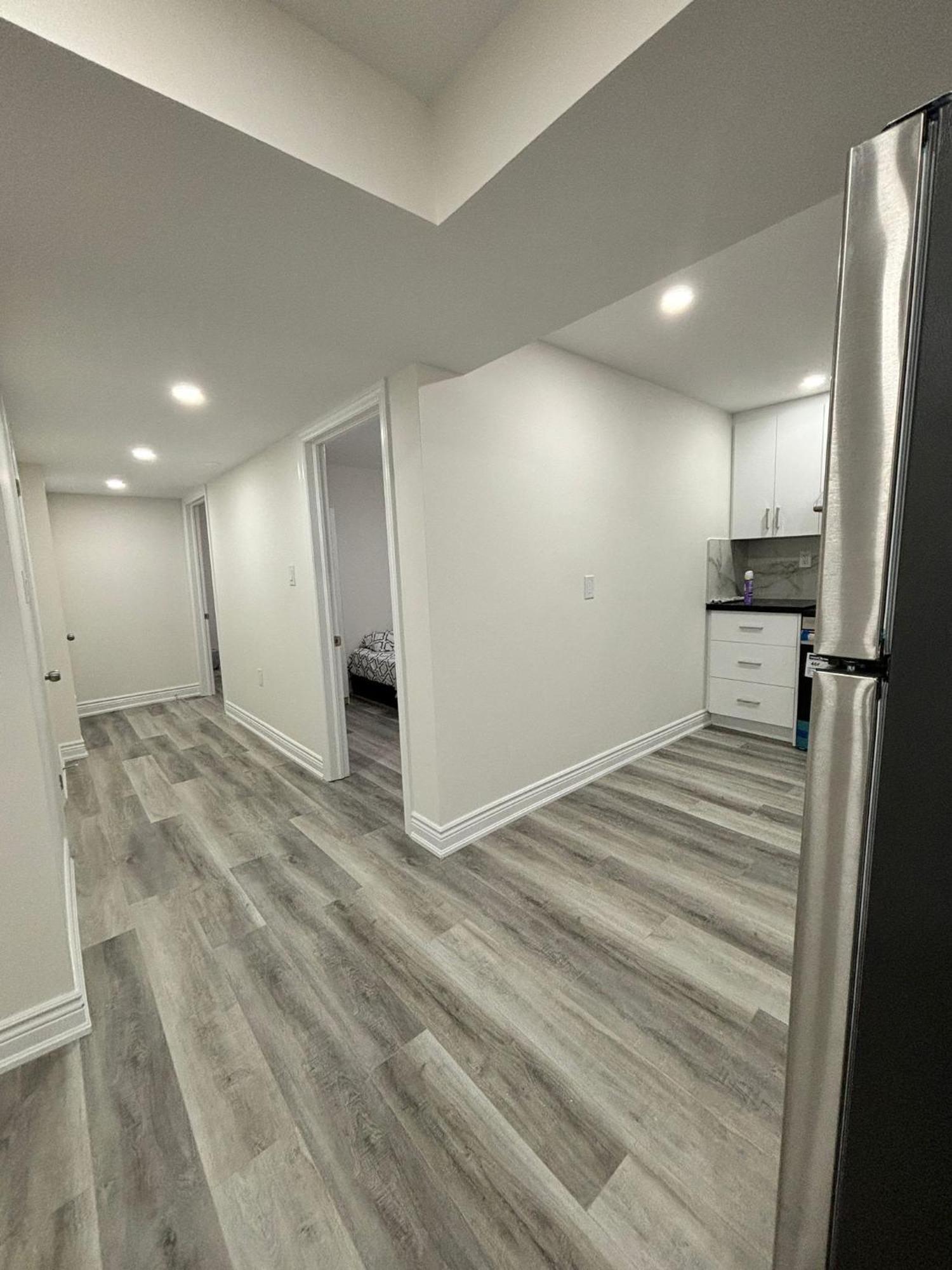Bright Queen Room Close To Sheridan College And Airport ブランプトン エクステリア 写真